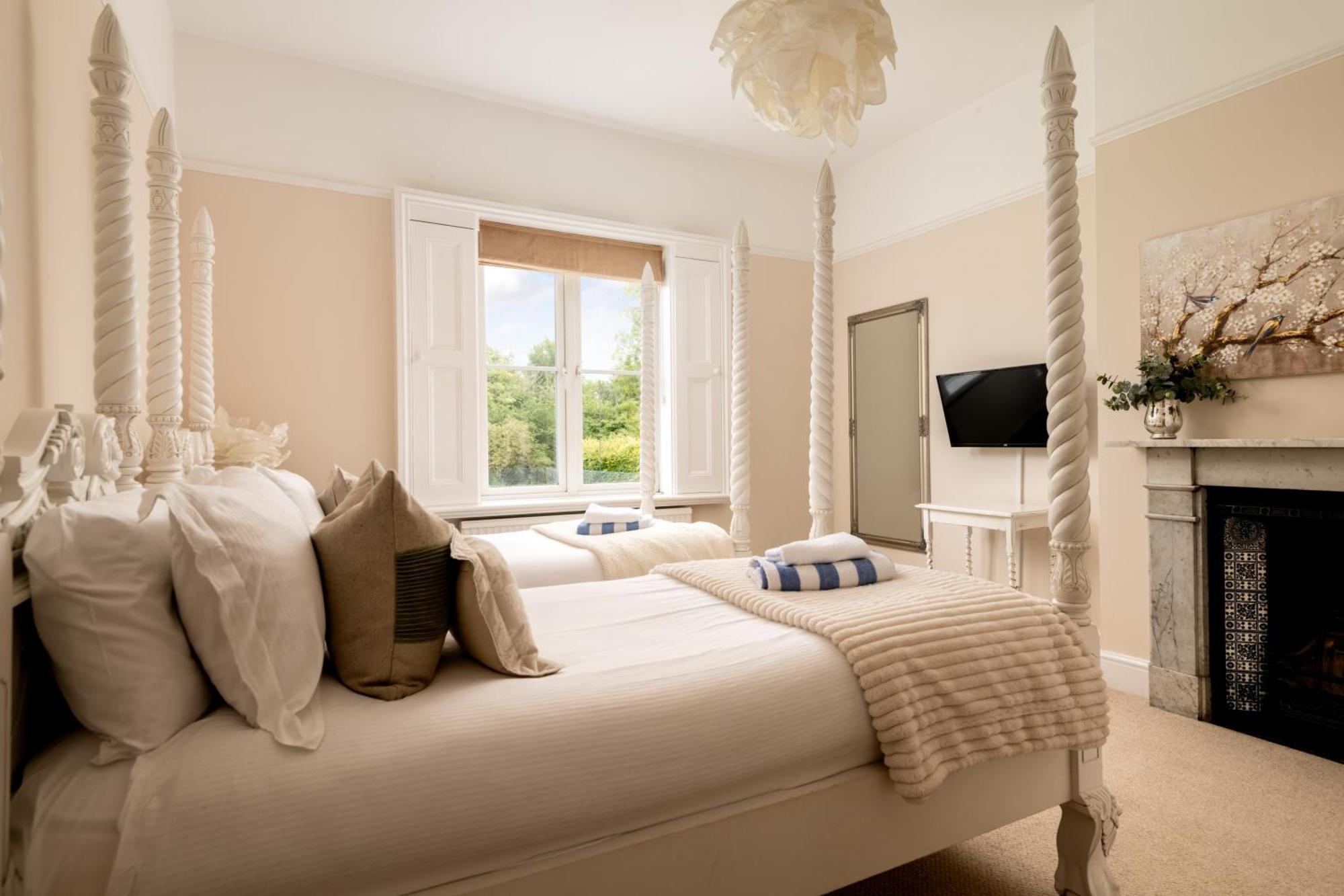 Villa Downwood Vineyard Manor In Idyllic Countryside Blandford Forum Exterior foto